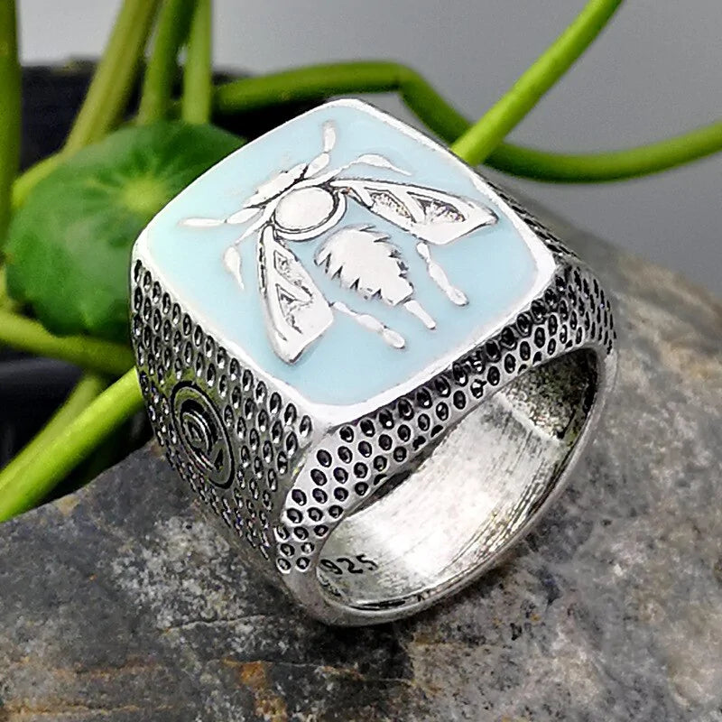 Signet Bee Ring (Class Ring Style) - Yurei Works