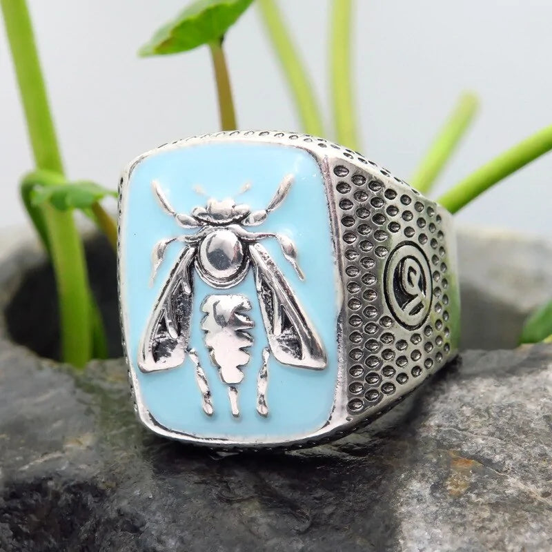 Signet Bee Ring (Class Ring Style) - Yurei Works