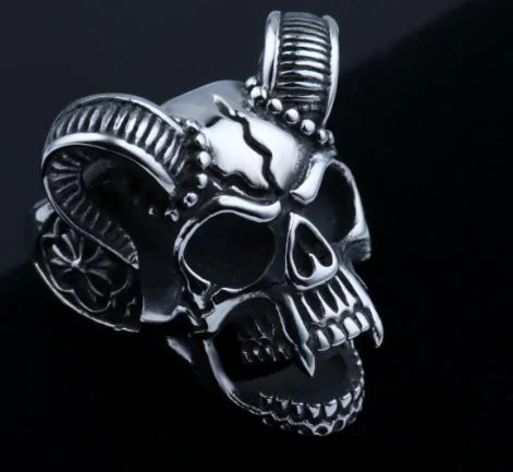 Gothic Vampire Skull Ring - Yurei Works